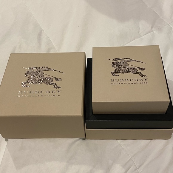 Women’s Burberry Watch - Picture 12 of 14